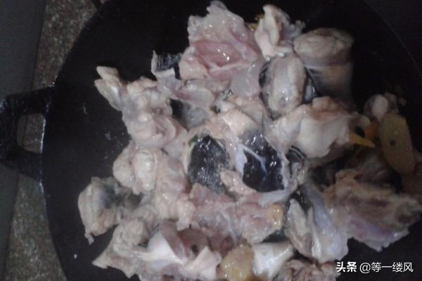 河豚鱼的做法_河豚鱼的做法视频