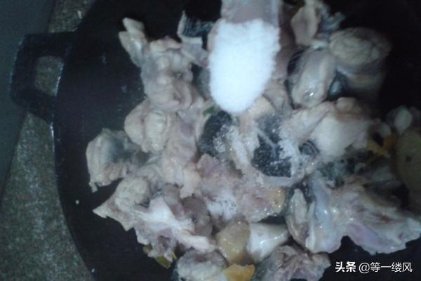 河豚鱼的做法_河豚鱼的做法视频